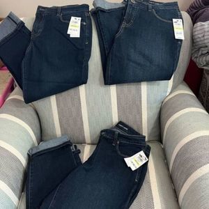 Capris size 4 Petite, NWT